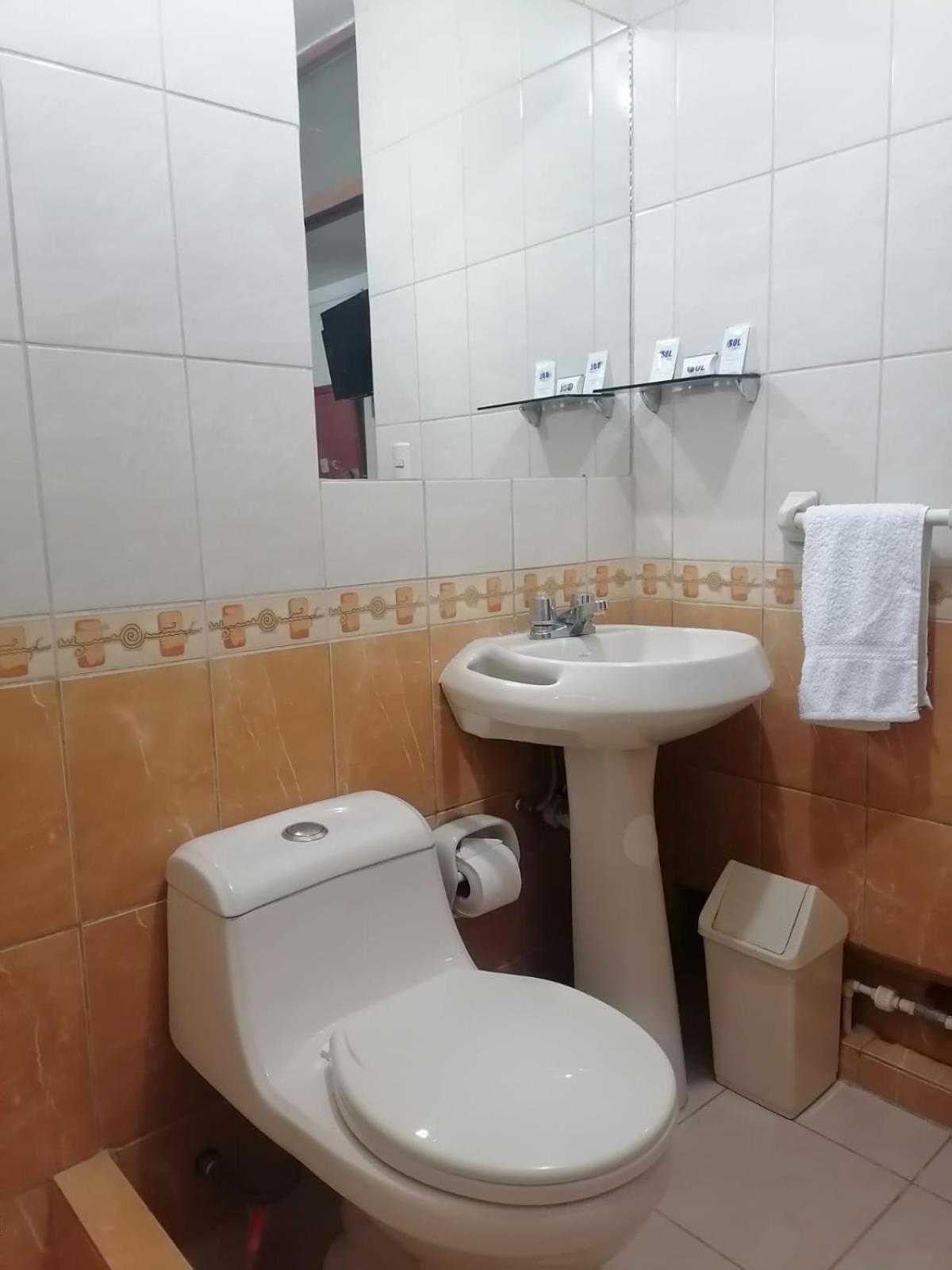 Sol De Oro Hotel Andahuaylas Zewnętrze zdjęcie
